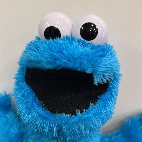 Sesame Street Cookie Monster 14" Plush w/Sound (Hasbro, Sesame Workshop, 2017) - Picture 3 of 7